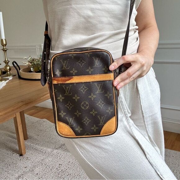 ✅AUTHENTIC✅LOUIS VUITTON DANUBE CROSSBODY BAG - Picture 15 of 16